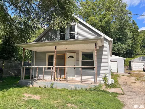 218 Kerfoot St, East Peoria, IL 61611