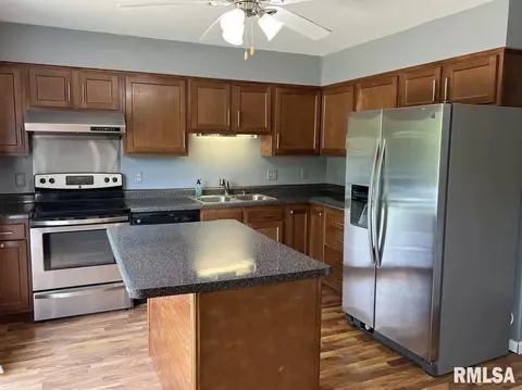 180 Arlington Dr, Macomb, IL 61455 photo 8