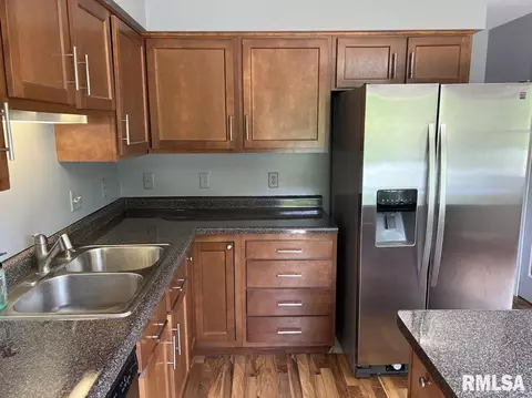 180 Arlington Dr, Macomb, IL 61455 photo 9