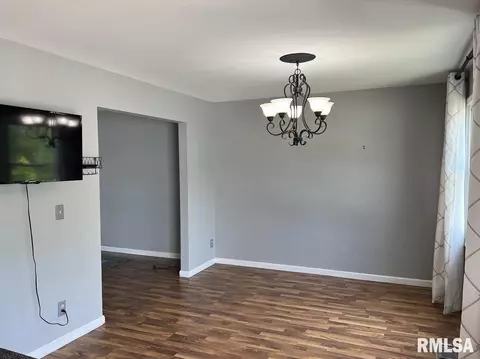 180 Arlington Dr, Macomb, IL 61455 photo 6