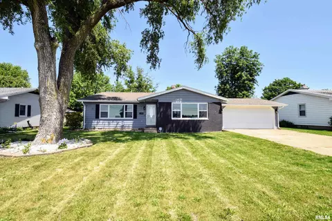 1713 W Cloverdale Rd, Chillicothe, IL 61523