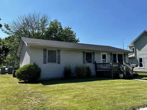 618 N Randolph St, Macomb, IL 61455