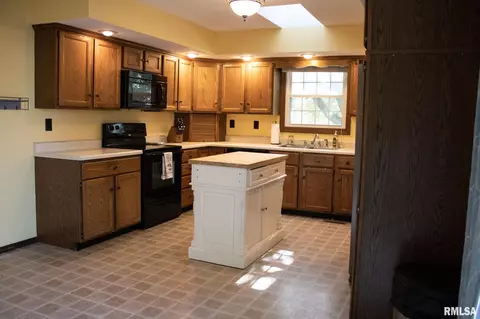 1701 Fairfield Dr, Normal, IL 61761 photo 33