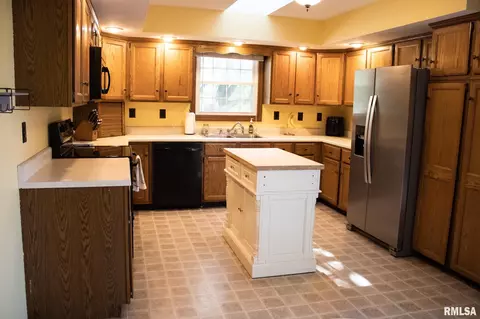 1701 Fairfield Dr, Normal, IL 61761 photo 31