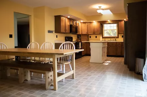 1701 Fairfield Dr, Normal, IL 61761 photo 41