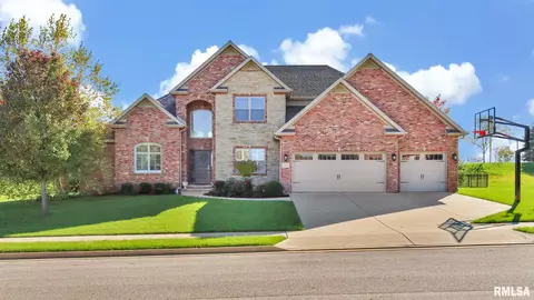3216 W Pilgrims Way, Peoria, IL 61615