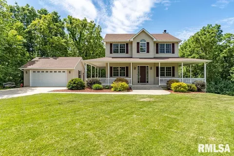 1042 Woodland Knolls Rd, Germantown Hills, IL 61548