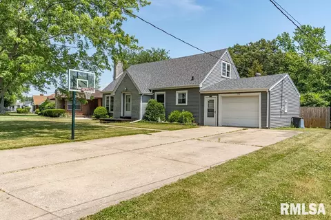 736 N Limestone Ln, Peoria, IL 61604