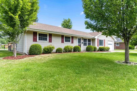 616 N Pleasant St, West Peoria, IL 61604