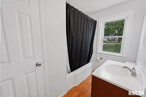 208 E Front St, Roanoke, IL 61561 photo 16