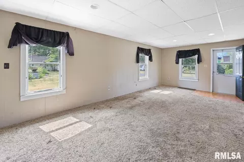 208 E Front St, Roanoke, IL 61561 photo 7