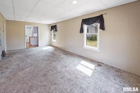 208 E Front St, Roanoke, IL 61561 photo 8