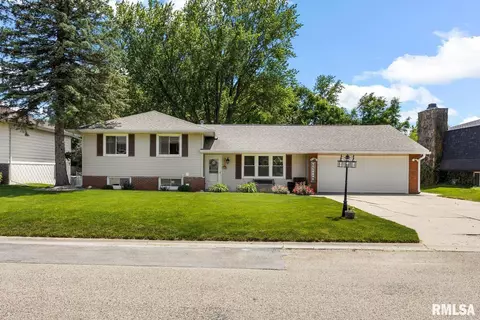 5716 W Overland Pass, Peoria, IL 61607