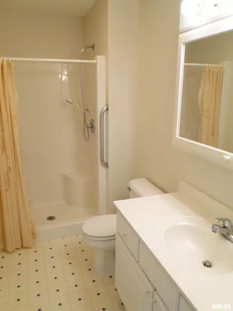 236 Scotch Pine Dr, Macomb, IL 61455 photo 19
