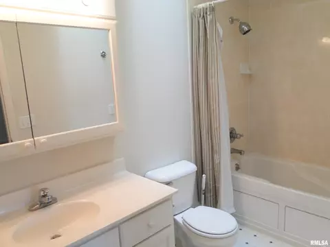 236 Scotch Pine Dr, Macomb, IL 61455 photo 16