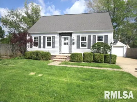 607 Ridge St, Washington, IL 61571