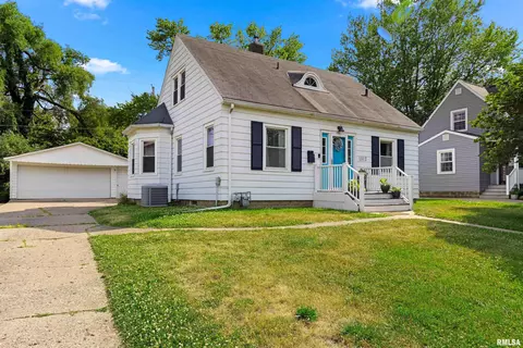 1312 State St, Pekin, IL 61554