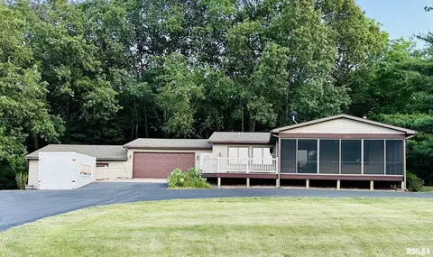 476 Greenfield Ct, Dahinda, IL 61428