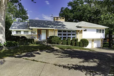 3806 N Knoxville Ave, Peoria, IL 61614