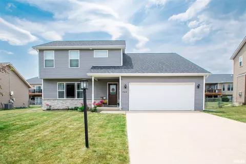 908 Devonshire Rd, Washington, IL 61571