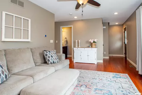 908 Devonshire Rd, Washington, IL 61571 photo 9