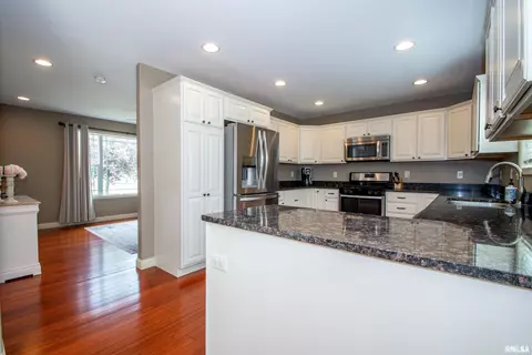 908 Devonshire Rd, Washington, IL 61571 photo 17