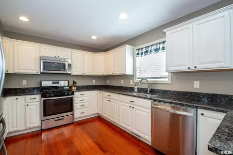 908 Devonshire Rd, Washington, IL 61571 photo 12