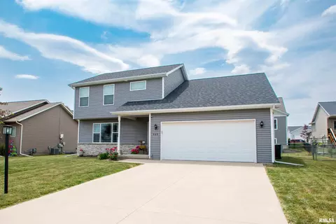 908 Devonshire Rd, Washington, IL 61571 photo 2