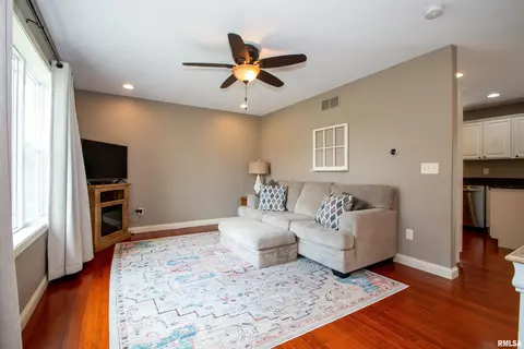 908 Devonshire Rd, Washington, IL 61571 photo 7