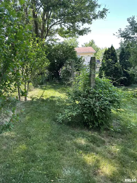 203 Pine Cir, Eureka, IL 61530 photo 35