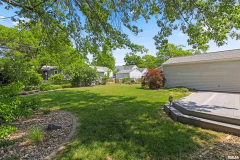 409 E Harrison St, Morton, IL 61550 photo 3