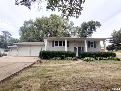 306 Sunset Dr, Manito, IL 61546