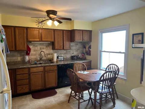 5 N 13th Ave, Canton, IL 61520 photo 22