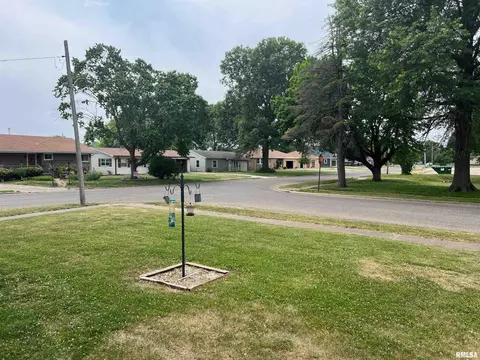 5 N 13th Ave, Canton, IL 61520 photo 11