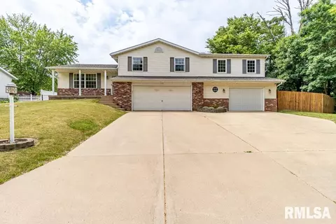 112 Eastwood Dr, East Peoria, IL 61611
