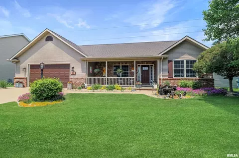 1511 Santa Fe Rd, Washington, IL 61571