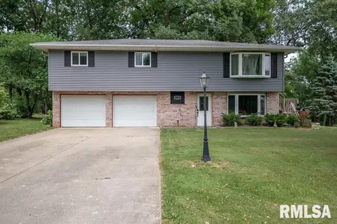 4702 S Canterbury Ct, Mapleton, IL 61547