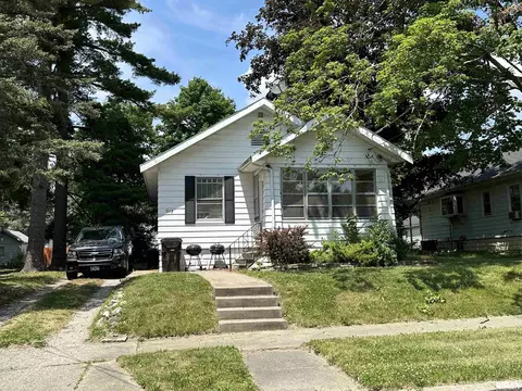 913 W Virginia Ave, Peoria, IL 61604