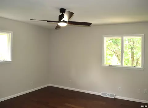 603 W Crestwood Dr, Eureka, IL 61530 photo 28
