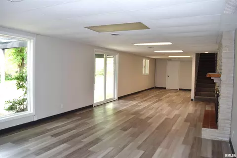 603 W Crestwood Dr, Eureka, IL 61530 photo 34