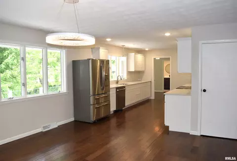 603 W Crestwood Dr, Eureka, IL 61530 photo 16