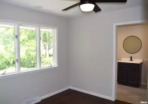 603 W Crestwood Dr, Eureka, IL 61530 photo 22