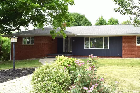 603 W Crestwood Dr, Eureka, IL 61530