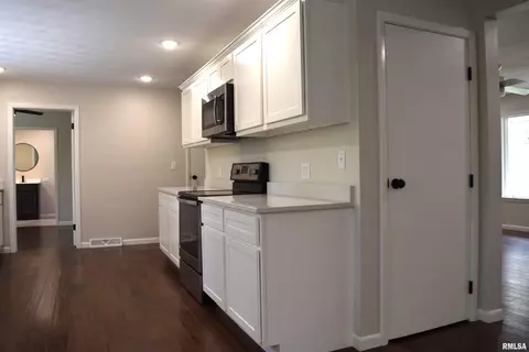 603 W Crestwood Dr, Eureka, IL 61530 photo 19