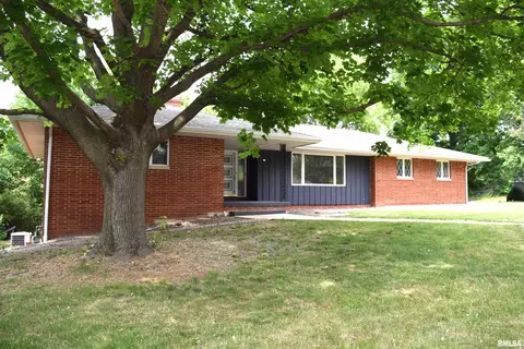 603 W Crestwood Dr, Eureka, IL 61530 photo 4
