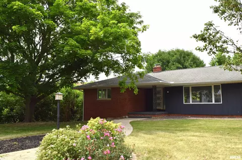 603 W Crestwood Dr, Eureka, IL 61530 photo 3