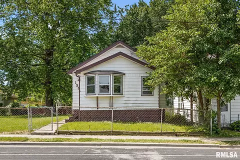 1234 E Forrest Hill Ave, Peoria, IL 61603