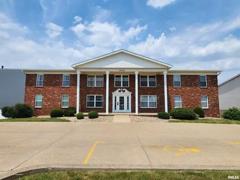 3509 W Willow Knolls Dr, Peoria, IL 61614