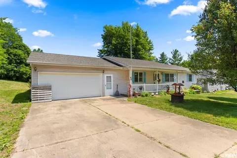 310 N Monroe St, Kingston Mines, IL 61539