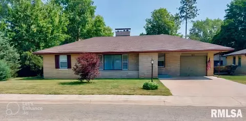 921 N Manning Dr, Chillicothe, IL 61523